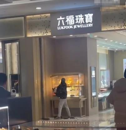 杭州万象城金店被抢，劫匪被抓后大喊：我不是中国人